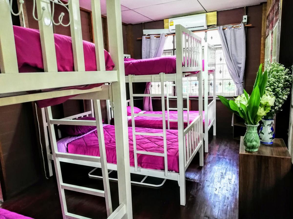 Champion Hostel 2 (Adults Only) Чіангмай Екстер'єр фото