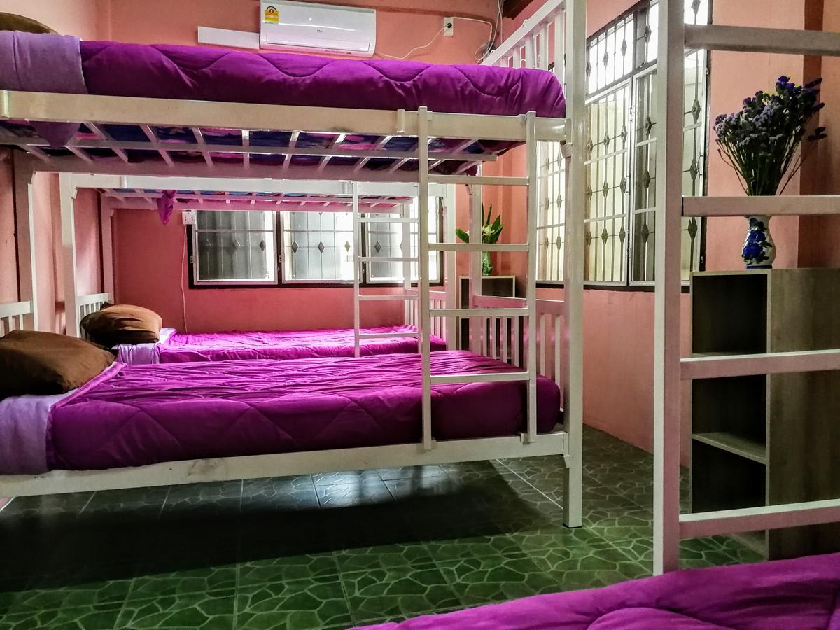 Champion Hostel 2 (Adults Only) Чіангмай Екстер'єр фото
